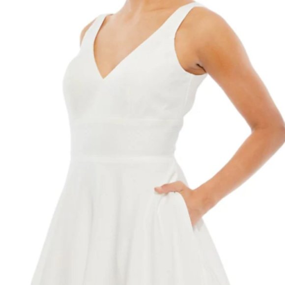 MAC DUGGAL V-NECK CREPE WHITE BALL -GOWN sz 12 - Picture 3 of 5